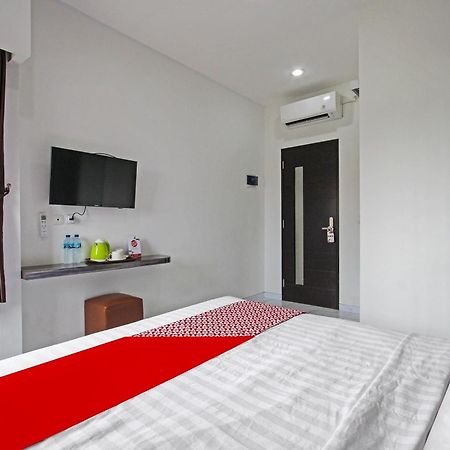 Super Oyo Capital O 91665 D'Prof Exclusive Guesthouse Semarang Exterior foto