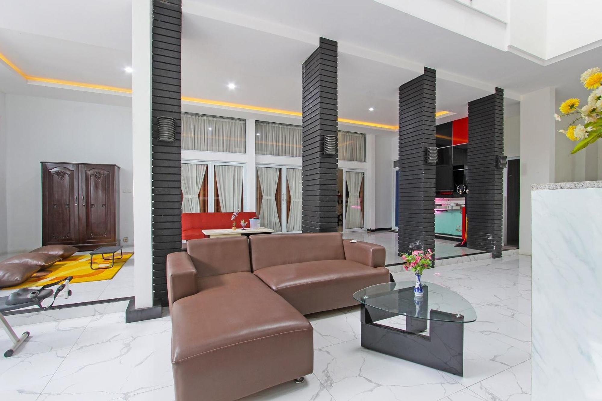 Super Oyo Capital O 91665 D'Prof Exclusive Guesthouse Semarang Exterior foto