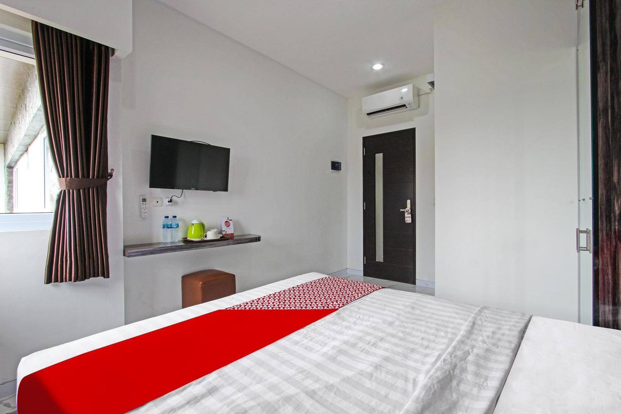 Super Oyo Capital O 91665 D'Prof Exclusive Guesthouse Semarang Exterior foto