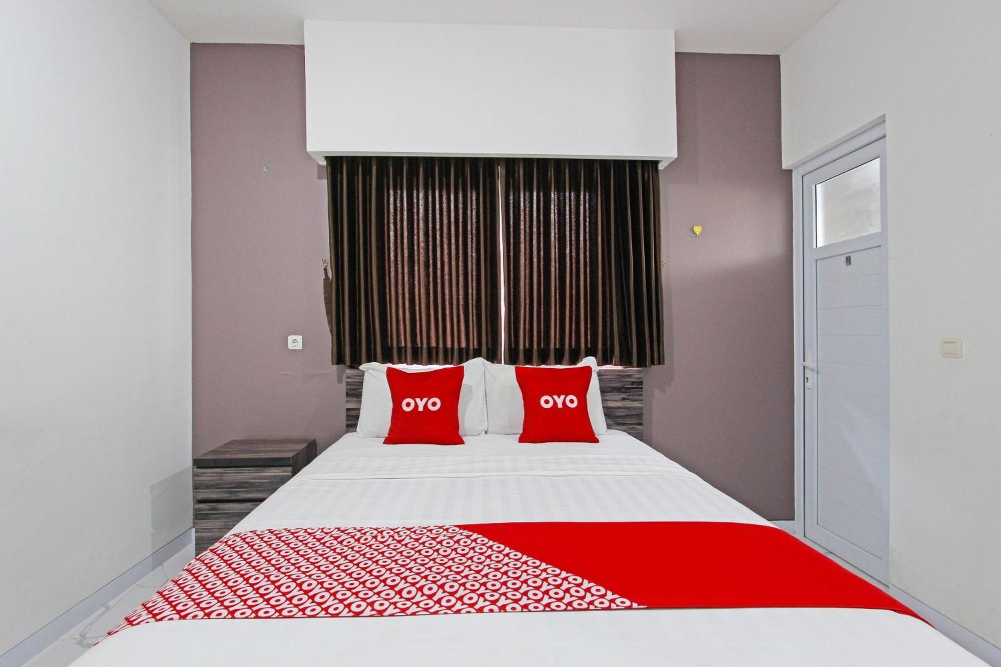 Super Oyo Capital O 91665 D'Prof Exclusive Guesthouse Semarang Exterior foto