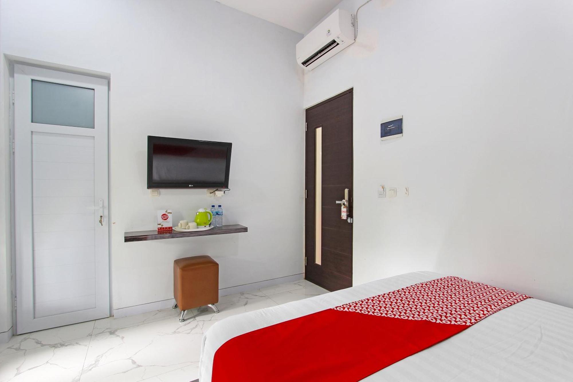 Super Oyo Capital O 91665 D'Prof Exclusive Guesthouse Semarang Exterior foto