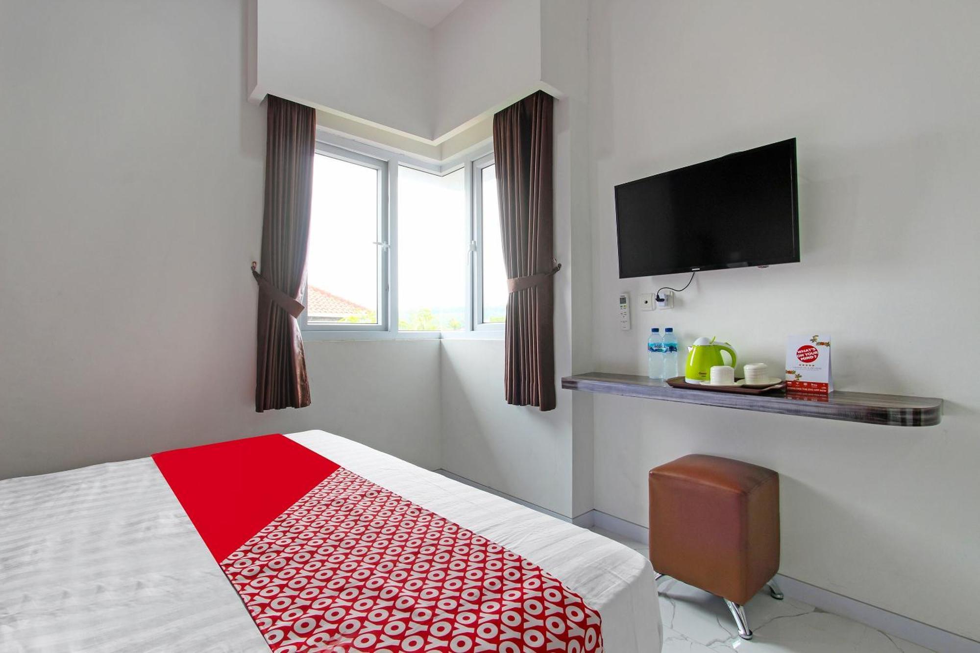 Super Oyo Capital O 91665 D'Prof Exclusive Guesthouse Semarang Exterior foto