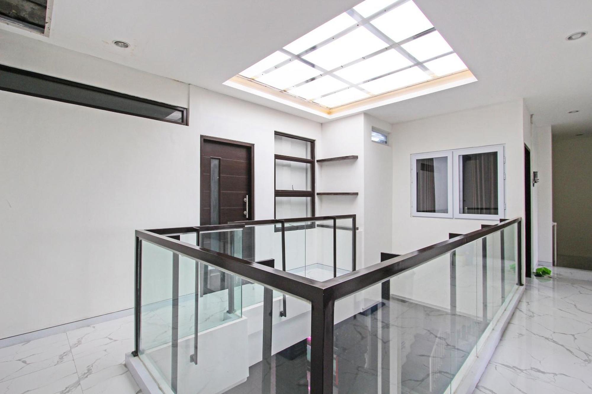 Super Oyo Capital O 91665 D'Prof Exclusive Guesthouse Semarang Exterior foto