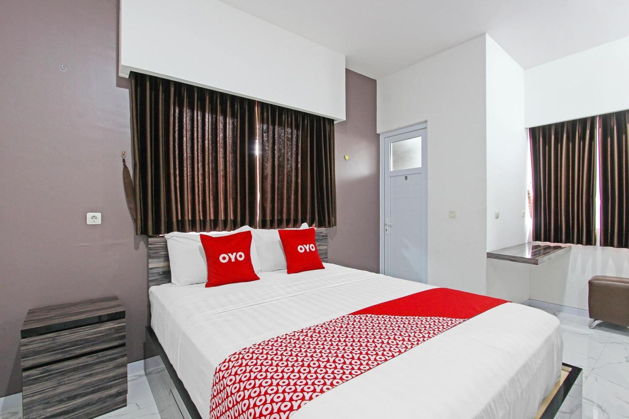 Super Oyo Capital O 91665 D'Prof Exclusive Guesthouse Semarang Exterior foto
