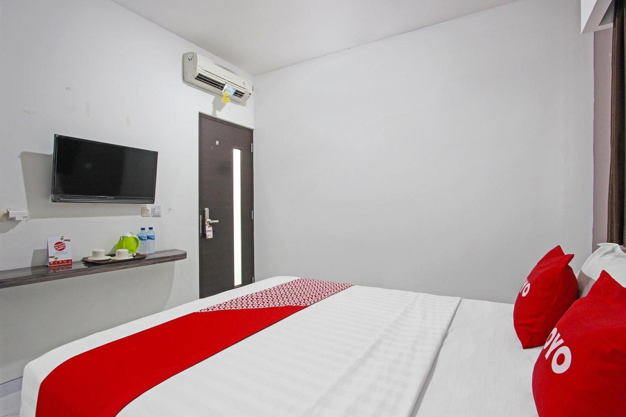 Super Oyo Capital O 91665 D'Prof Exclusive Guesthouse Semarang Exterior foto